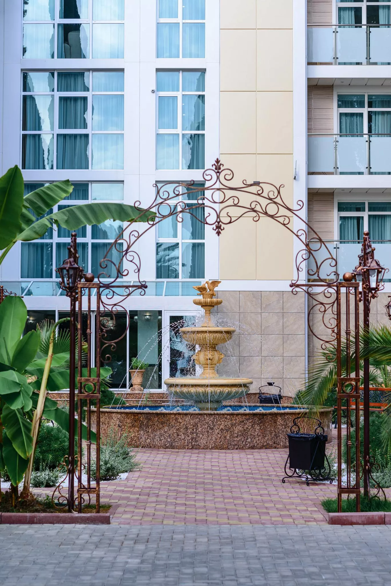 . Отель "Челюскинцев". Гагра