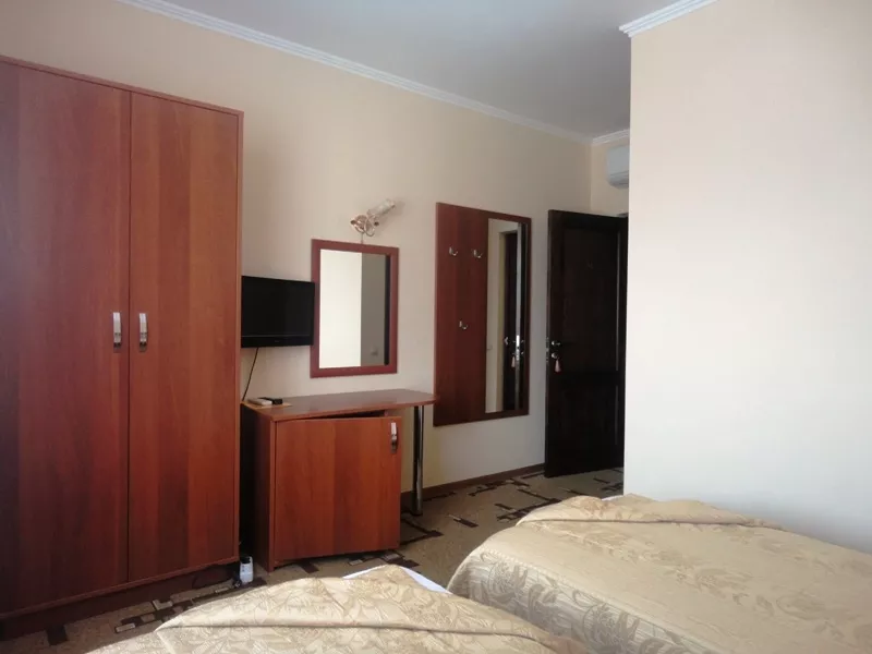 3-х местный номер Стандарт. Гостиница "Янтарь". Архипо-Осиповка