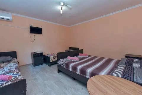 Двухкомнатные номера с удобствами и личной кухней. База отдыха "Платан". Лазаревское Двухкомнатные номера с удобствами и личной кухней. База отдыха "Платан". Лазаревское