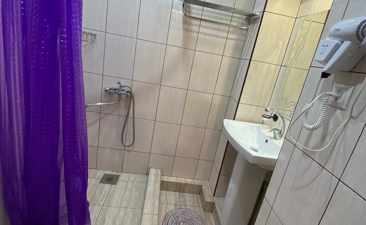 4-х местный номер с балконом Завтрак включен. База отдыха "Скурча". Сухум