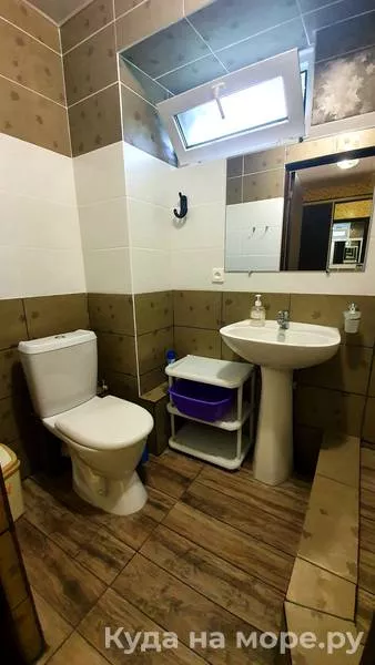 4-местные 2-комнатные апартаменты с кухней-1 этаж. Гостевой дом Алиса - Солоники. Солоники 4-местные 2-комнатные апартаменты с кухней-1 этаж. Гостевой дом Алиса - Солоники. Солоники