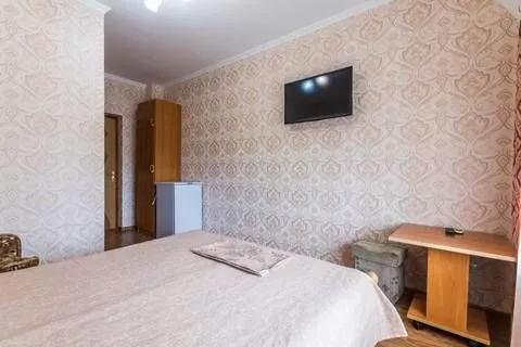 СЕМЕЙНЫЙ 4-Х МЕСТНЫЙ 2-Х КОМНАТНЫЙ НОМЕР С ДОП. МЕСТОМ. Гостевой дом «Августа» . Аше