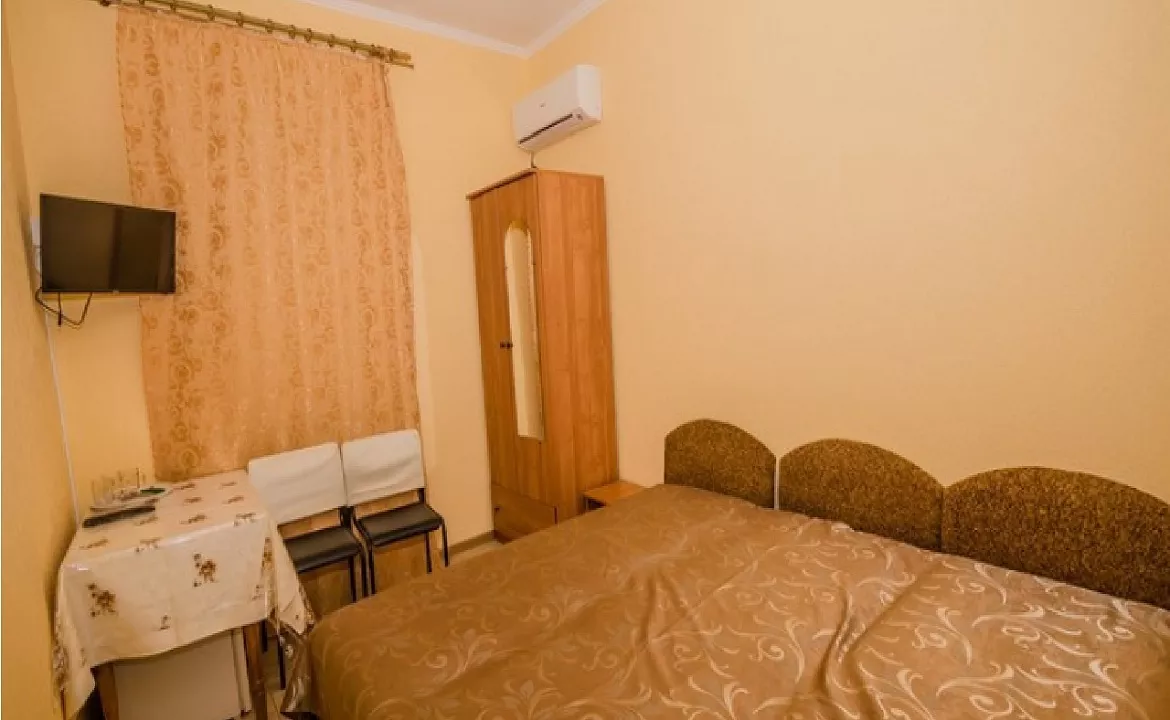 1 комн на 3 чел без балкона. Гостевой дом "Светлана" - Заозерное. Заозерное