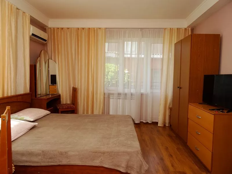 Два номера категории улучшенный стандарт 3-х местных с возможностью дополнительного места. Гостевой дом Гоголя 51. Анапа