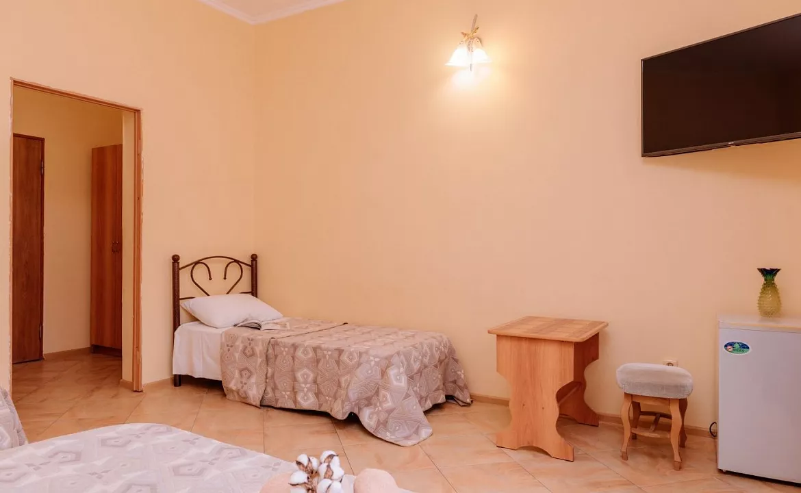 Стандарт с балконом. Гостевой дом "София" - Лазаревское. Лазаревское