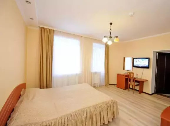 «Полулюкс». Гостиница «Гранд Виктория». Домбай-гостиницы