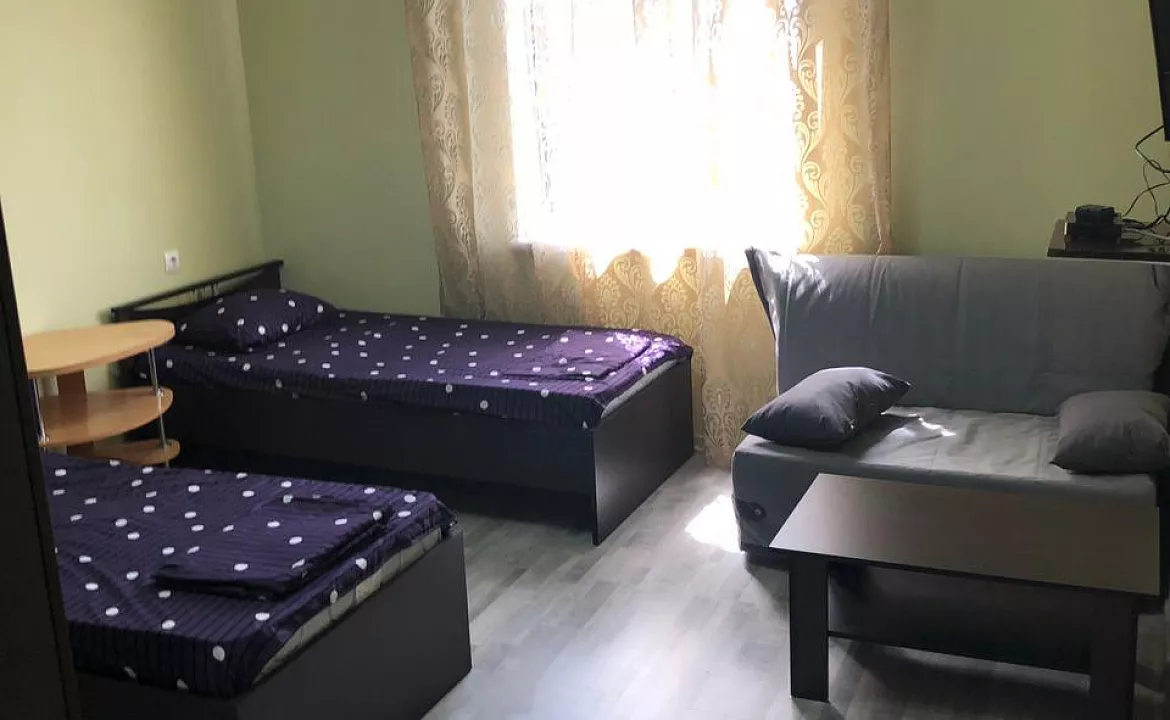 2х местный с доп местом и с отдельной кухней. Отель "Кипарис" - Гудаута. Гудаута