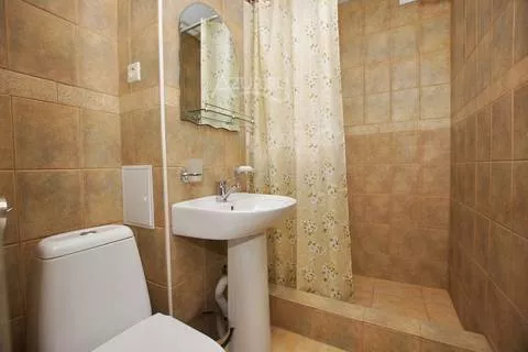 3-х местный номер . Отель "Анна". Пицунда