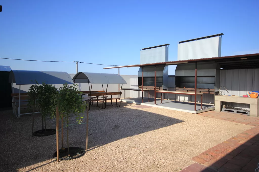 . База отдыха Должанский дворик "АКВАРЕЛИ". Должанская