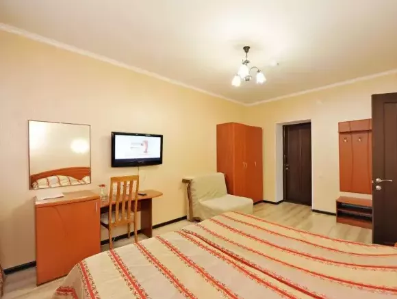 «Полулюкс». Гостиница «Гранд Виктория». Домбай-гостиницы