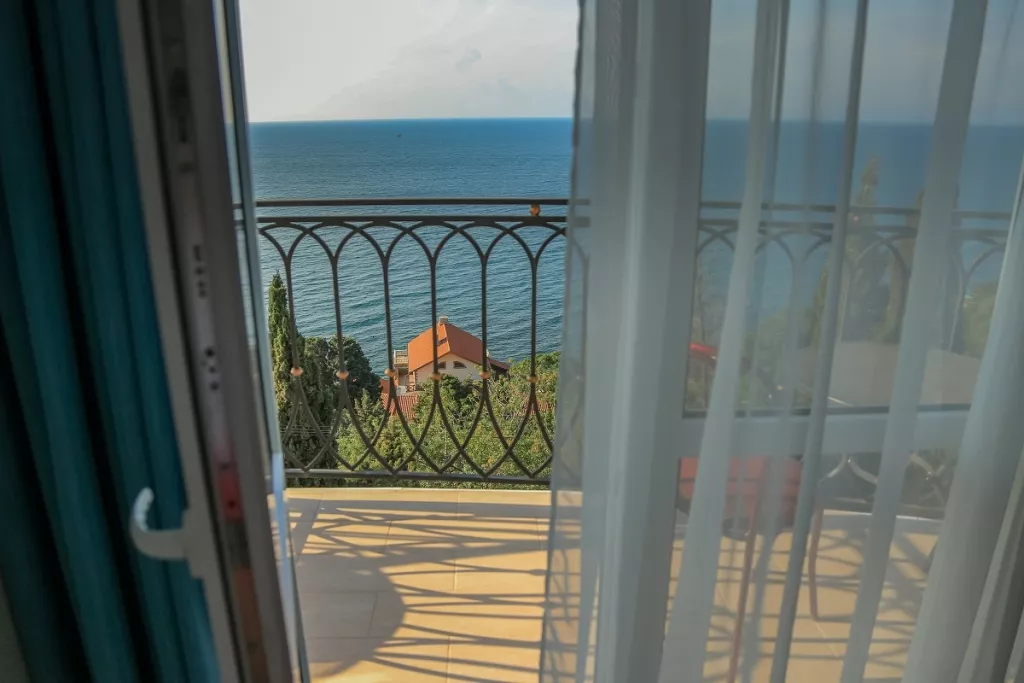 Полулюкс 1 комнатный. Гостевой дом Частный "Арзы". Симеиз