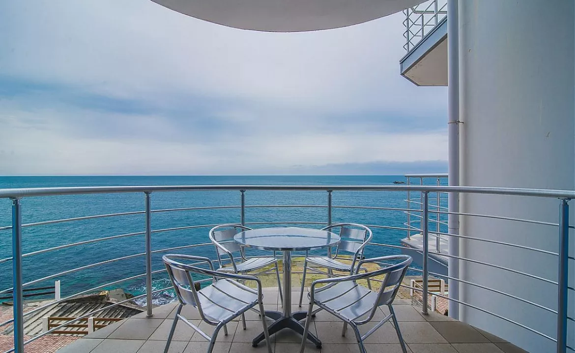 Студия (вид на море). Hotel & Osteophaty center "Lotus". Утёс