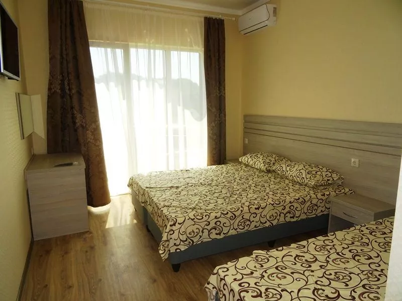 3-х местный номер Стандарт. Гостевой дом "Майская 23/а". Макопсе 3-х местный номер Стандарт. Гостевой дом "Майская 23/а". Макопсе