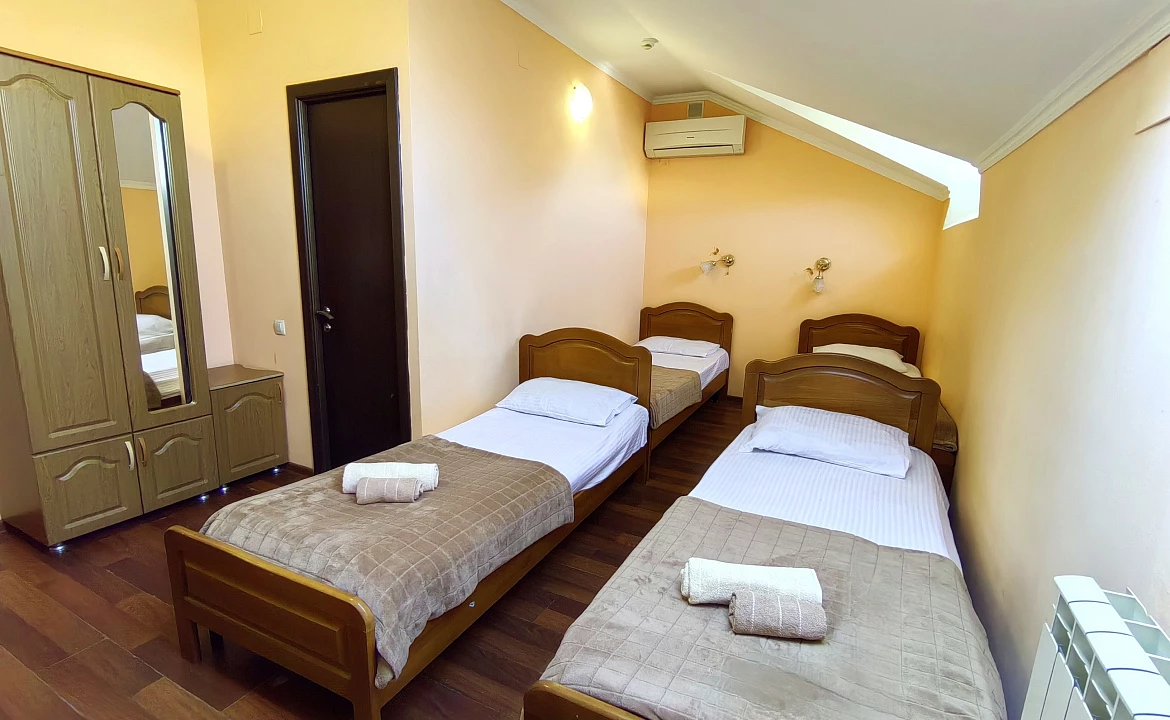 Четырехместный номер «Стандарт». Гостевой дом "Цитрус". Лазаревское