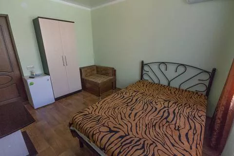 Для двоих с кроватью сан/узел на 2 номера. Гостевой дом Винтаж. Лазаревское