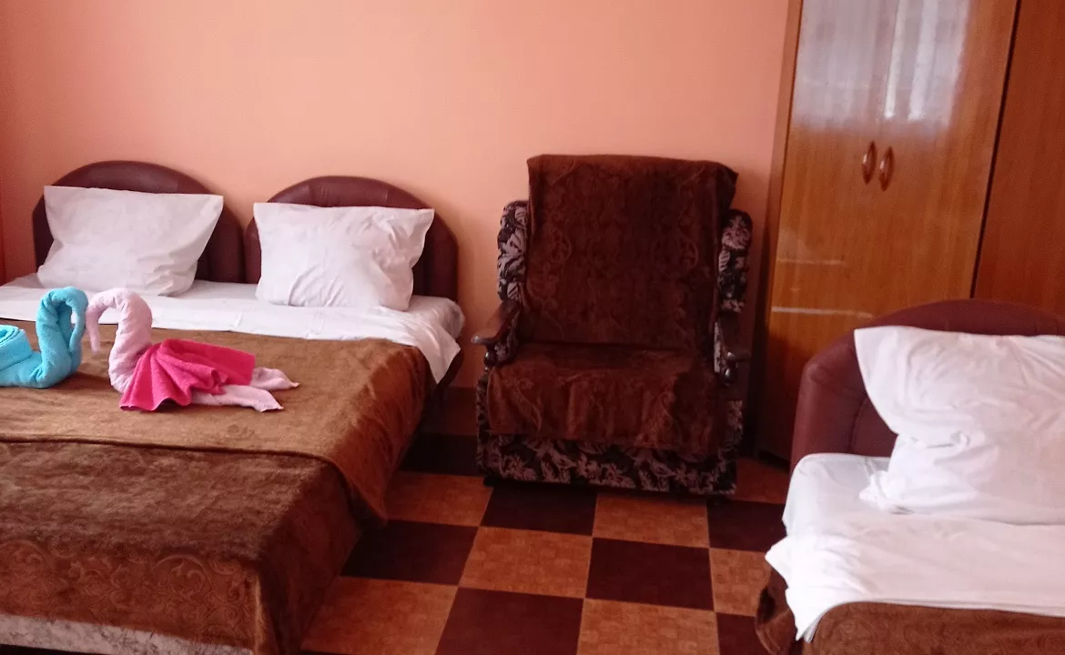 4х местный номер. Гостевой дом   "Отдых". Кучугуры