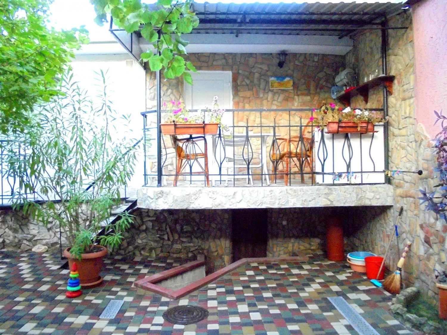 . Дом под ключ  Уютный домик с террасой на 2-5 человек.. Феодосия