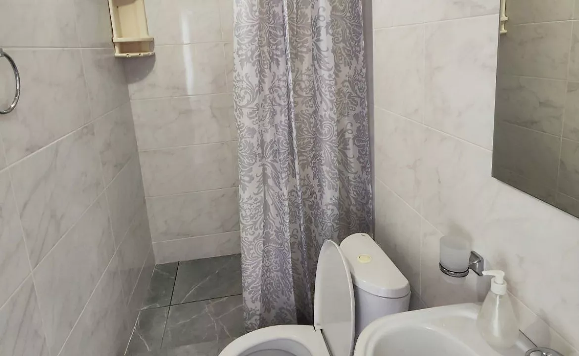 Апартаменты на 4м этаже (мансарда). Гостевой дом "Регион 86" . Адлер