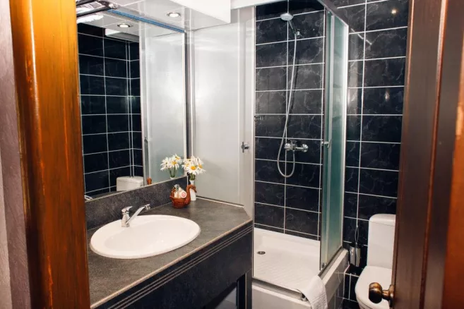 Стандарт с балконом №2. Отель «Графская Пристань». Керчь