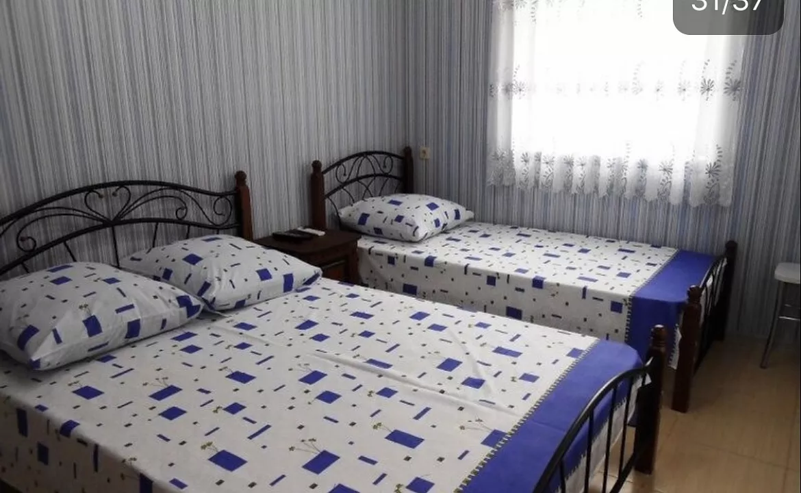 Трёхместный номер . Гостевой дом Горный ручей. Гагра