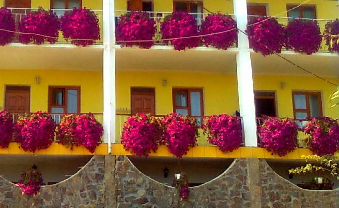 Корпус на ул. Морской,9а - Полулюкс 100 м к морю. Частное домовладение КАТЮША. Малореченское