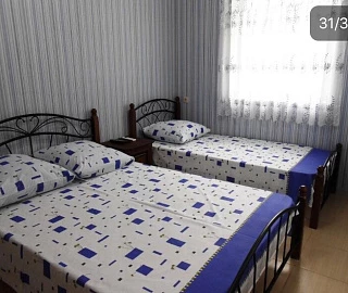 Трёхместный номер . Гостевой дом Горный ручей. Трёхместный номер . Гостевой дом Горный ручей.