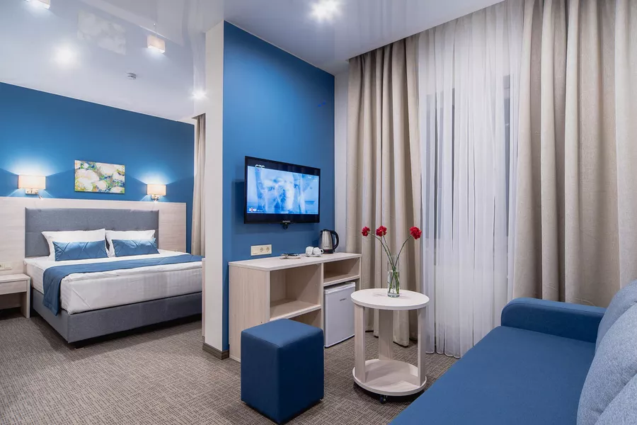 Комфорт семейный. Отель «Поляна Сказок». Ялта