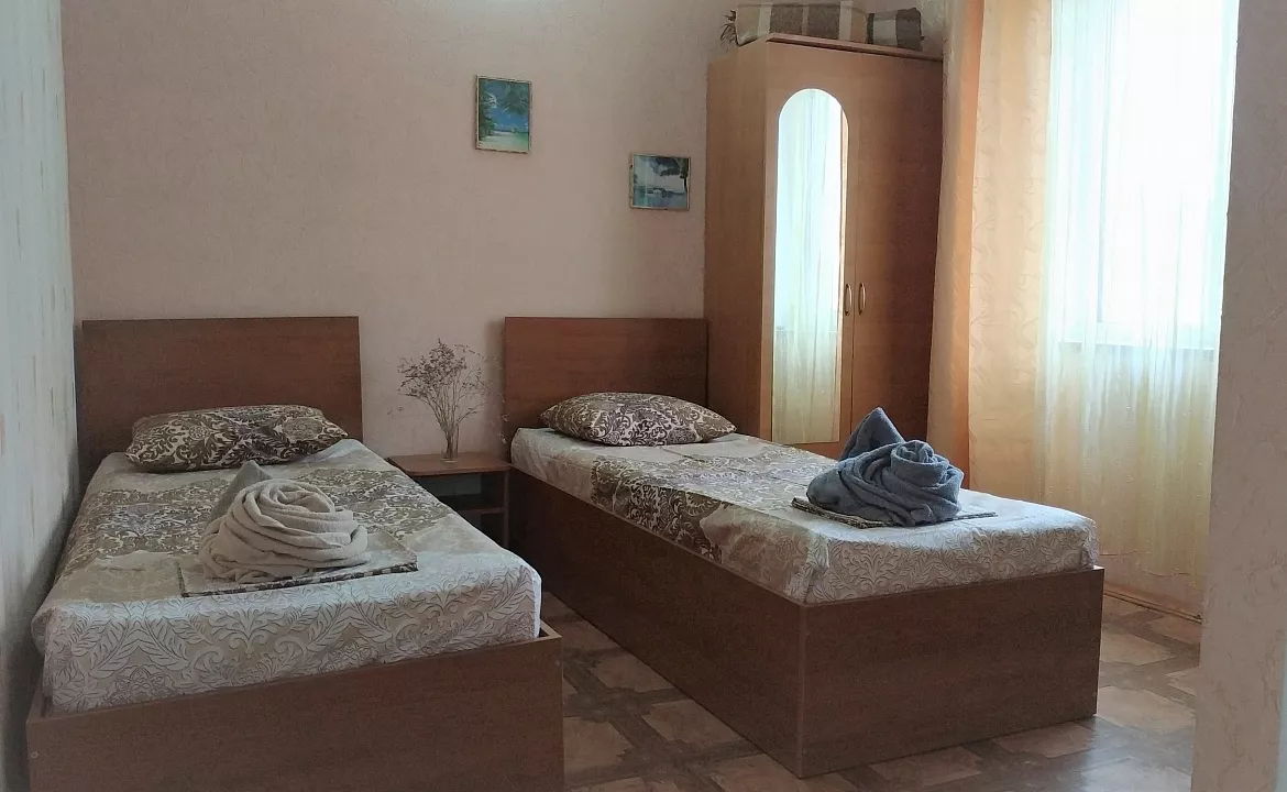 2-местный номер Стандарт без балкона. Гостиница Лагуна. Крым - частный сектор