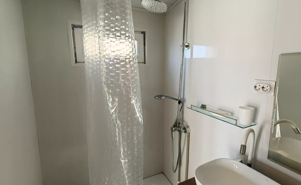 Большой дом. Гостевой комплекс "Атмосфера". Сухум