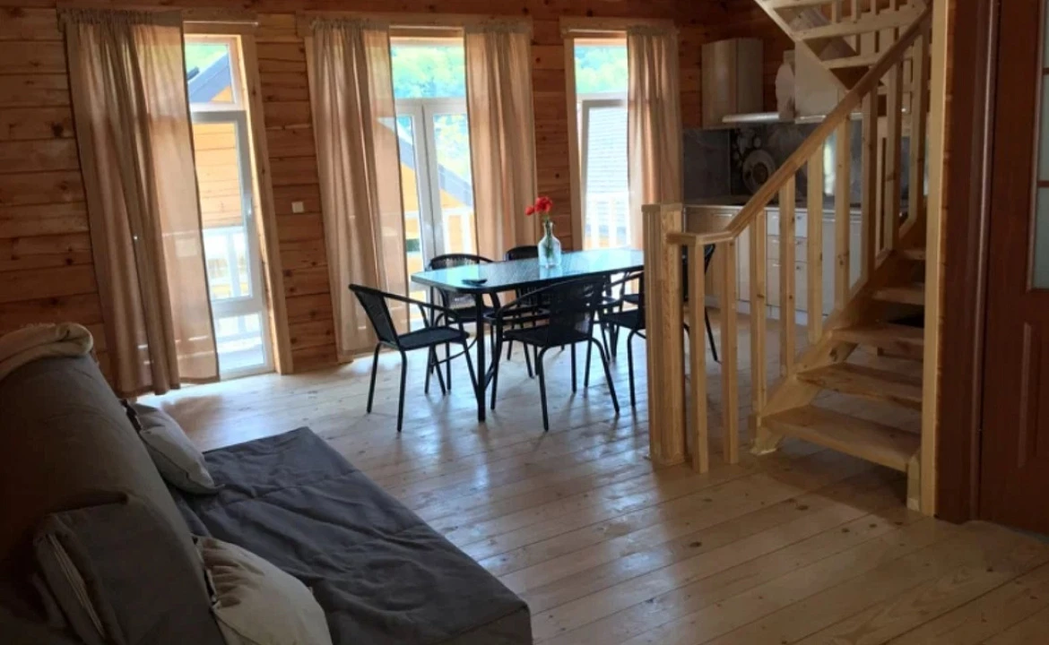 6ти местный сруб из сибирского кедра. База отдыха Как дома. Ольгинка