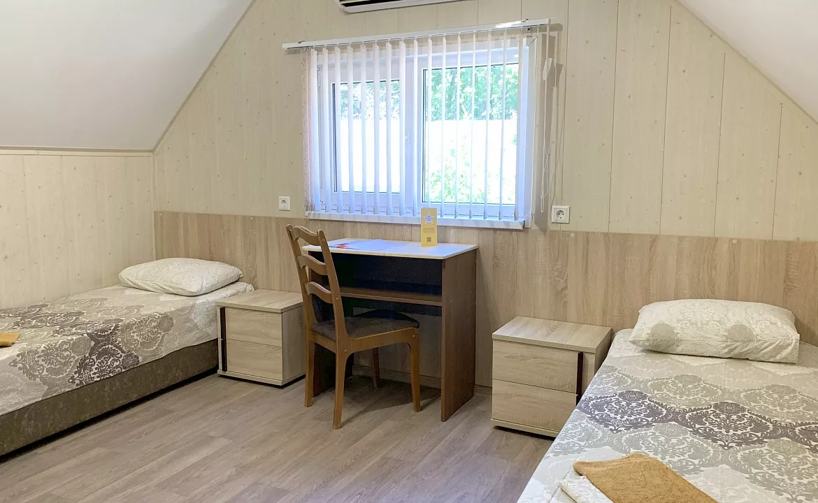 Двухместный номер с отдельными кроватями. Гостевой комплекс "Буэнос Диас". Совет-Квадже