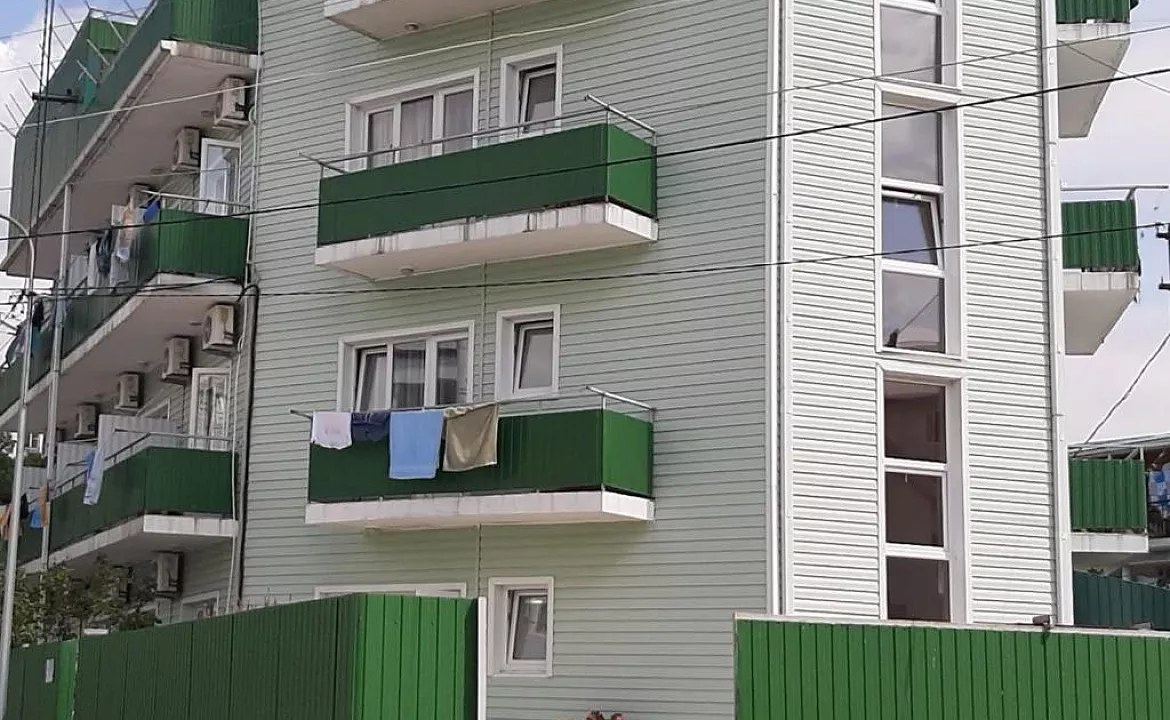 Корпус 2 с бассейном на крыше. Гостиница "Эдем". Лермонтово Корпус 2 с бассейном на крыше. Гостиница "Эдем". Лермонтово