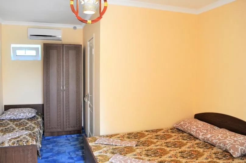 . Гостевой дом У Георгия . Витязево