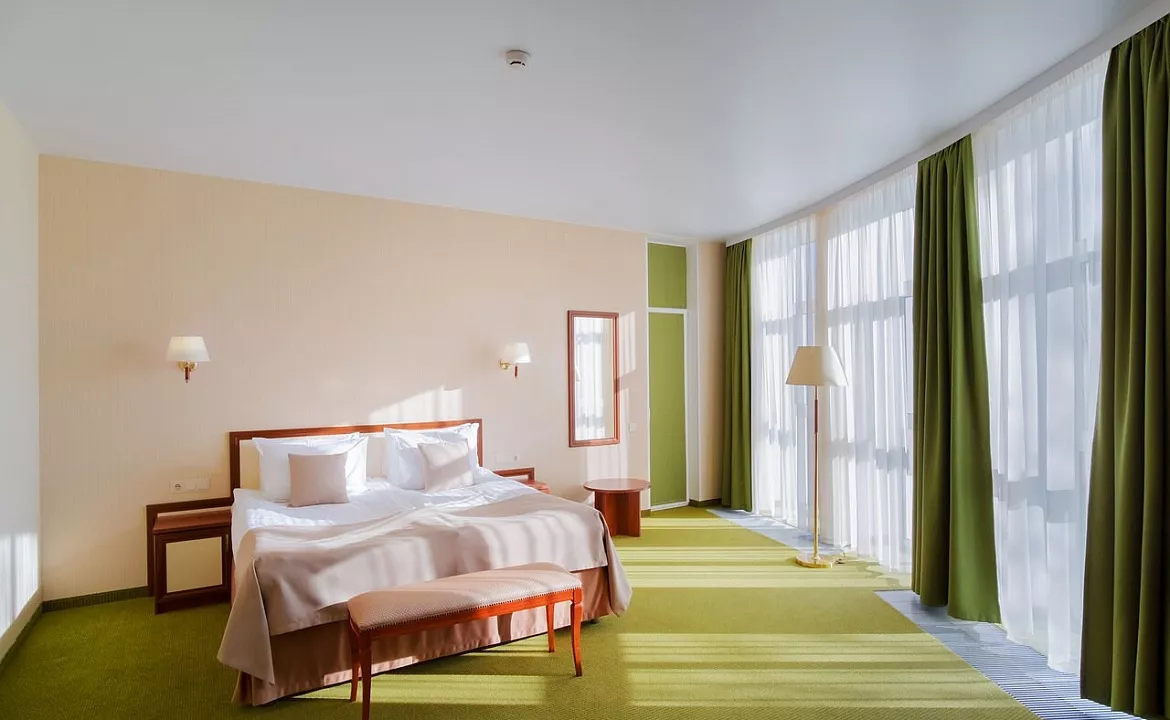 Супериор . Отель  «ГРЕЙ ИНН». Феодосия