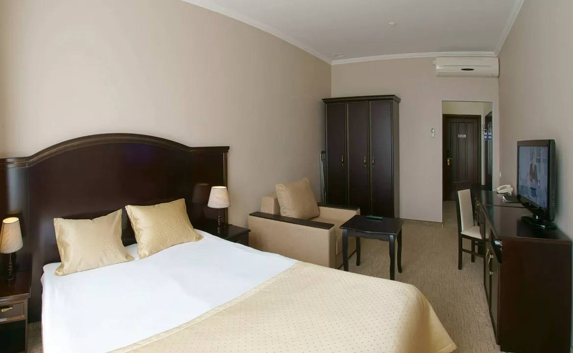 Номер Комфорт с 1 двуспальной кроватью или 2 односпальными кроватями. Отель "Вилла Голубой залив". Симеиз