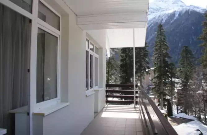 2-х местный 2-х комнатный делюкс. Отель «Белалакая». Домбай-гостиницы