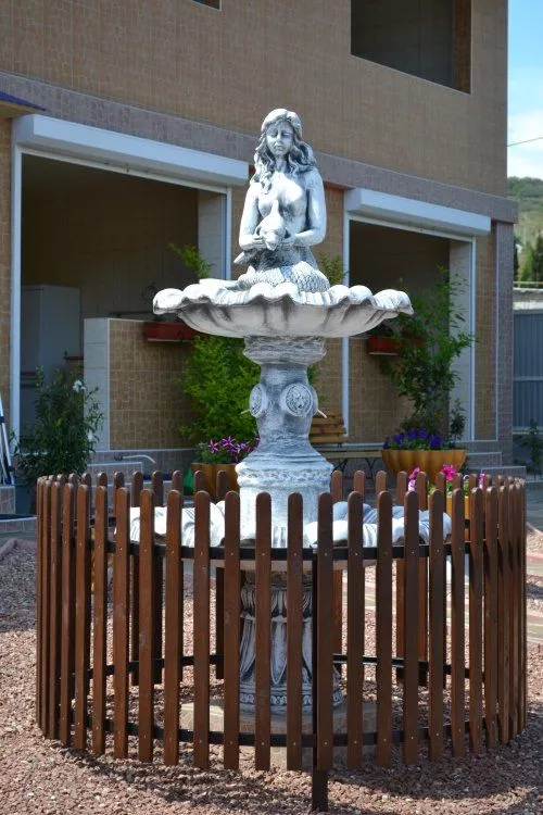 . Гостевой  дом "ДонБас". Солнечногорское