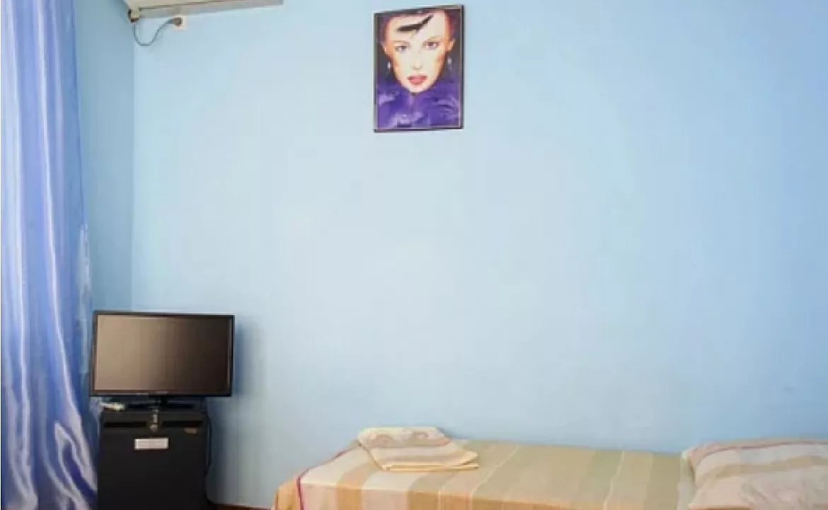 Номер эконом, с частичными удобствами. Гостевой дом "Эдельвейс 2008" . Новый Афон