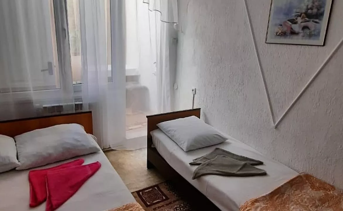 Трехместный с лоджией. Частный сектор "Зеленый уголок у Стаса". Лазаревское - частный сектор Трехместный с лоджией. Частный сектор "Зеленый уголок у Стаса". Лазаревское - частный сектор