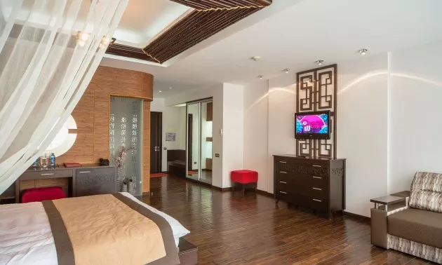 Стандарт, Парус. Спа-отель Приморский Парк. Ялта