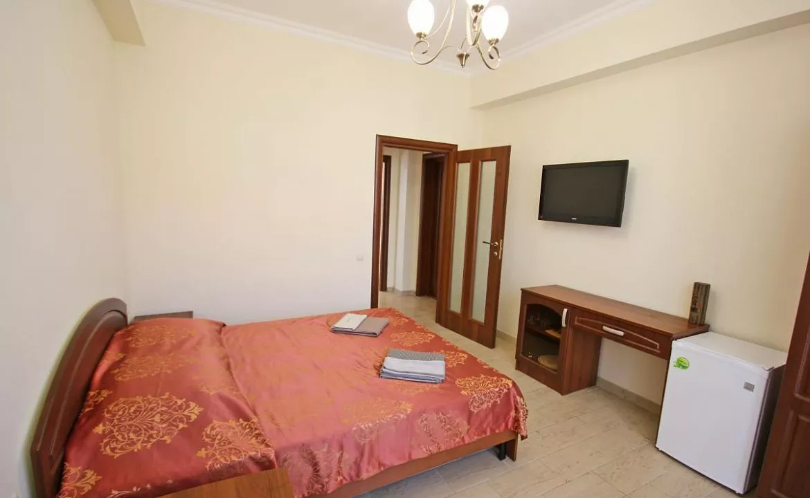 2-х комнатный номер с балконом. Гостевой дом "Радуга". Витязево 2-х комнатный номер с балконом. Гостевой дом "Радуга". Витязево