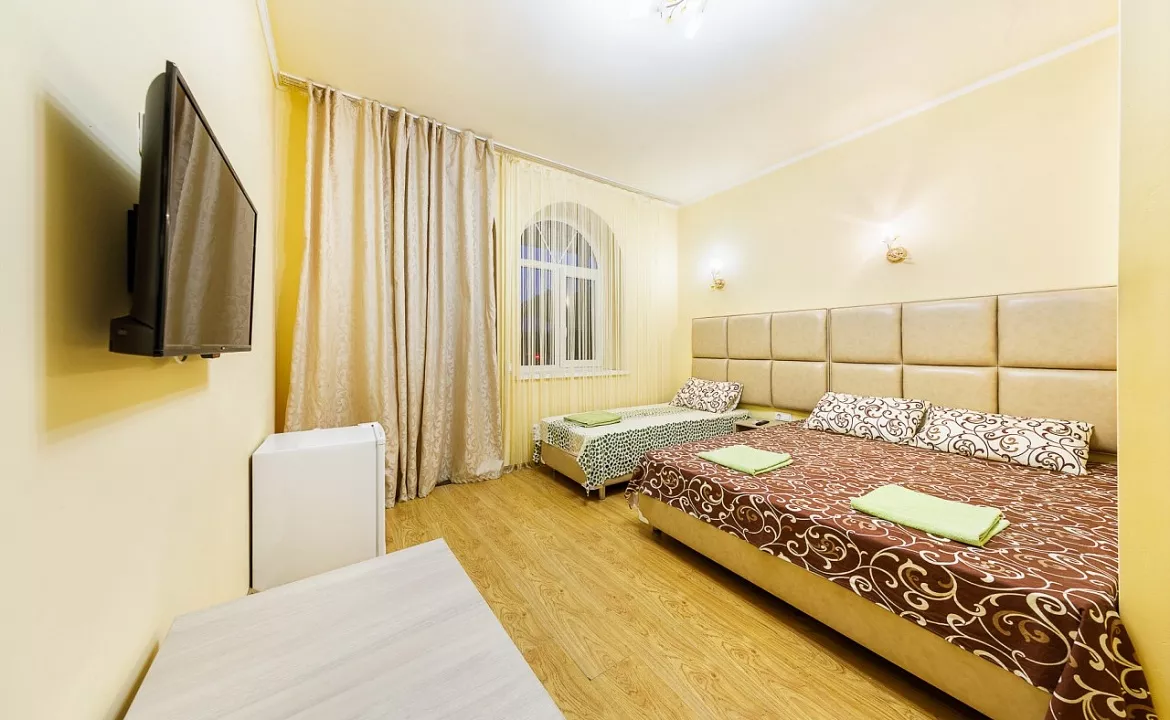 3-местный с террасой / балконом. База отдыха "Тюльпан". Витязево