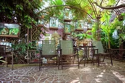 Семейный отель «Летучая мышь»