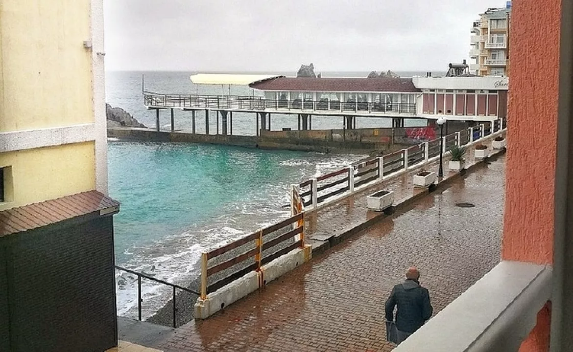 Двухкомнатный с частичным видом на море. Гостиница "Санта Барбара". Утёс