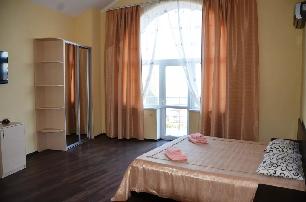 Двухкомнатный номер Делюкс. Мини-отель «Виноград». Кацивели