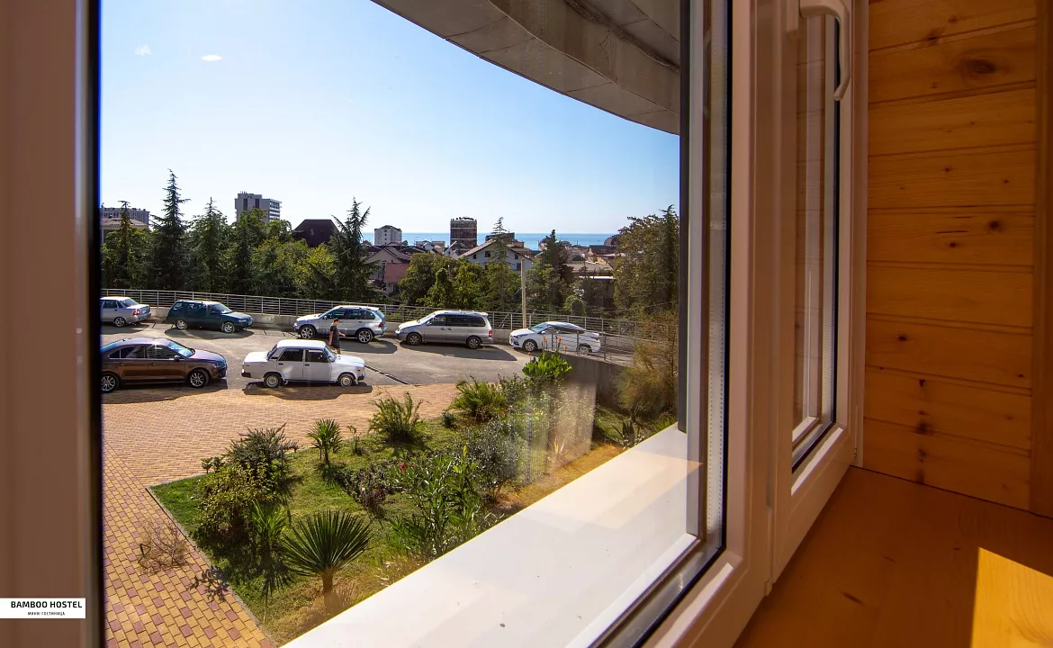 Двухместный номер с с/у. Хостел Bamboo Hotel. Адлер