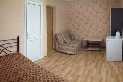 Комната для троих с балконом. Гостевой дом Винтаж. Лазаревское