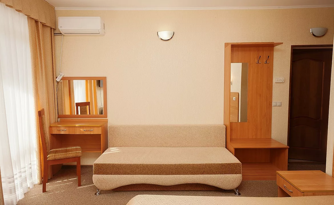 Двухместный  deluxe с диваном . Гостевой дом Дом у Моря ЛАКИ. Геленджик Двухместный  deluxe с диваном . Гостевой дом Дом у Моря ЛАКИ. Геленджик