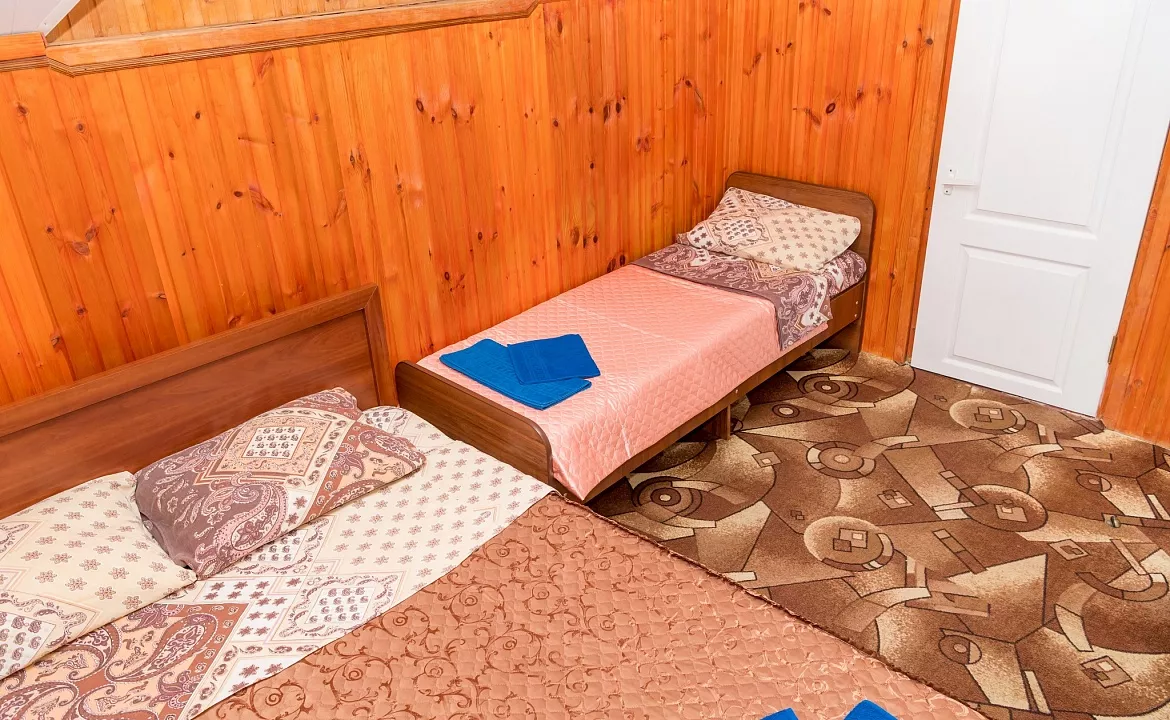 Трехместный номер класса стандарт со всеми удобствами. Гостевой дом "Ника" - Анапа. Анапа Трехместный номер класса стандарт со всеми удобствами. Гостевой дом "Ника" - Анапа. Анапа