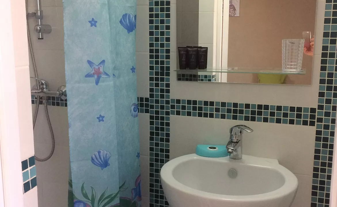 Трёхместный номер. Гостевой дом «Пчела». Ейск